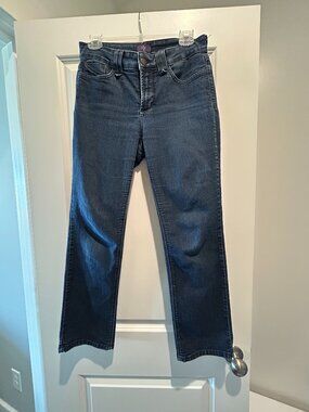Not Your Daughter's NYDJ Straight Leg Jeans in Size 8P Petite